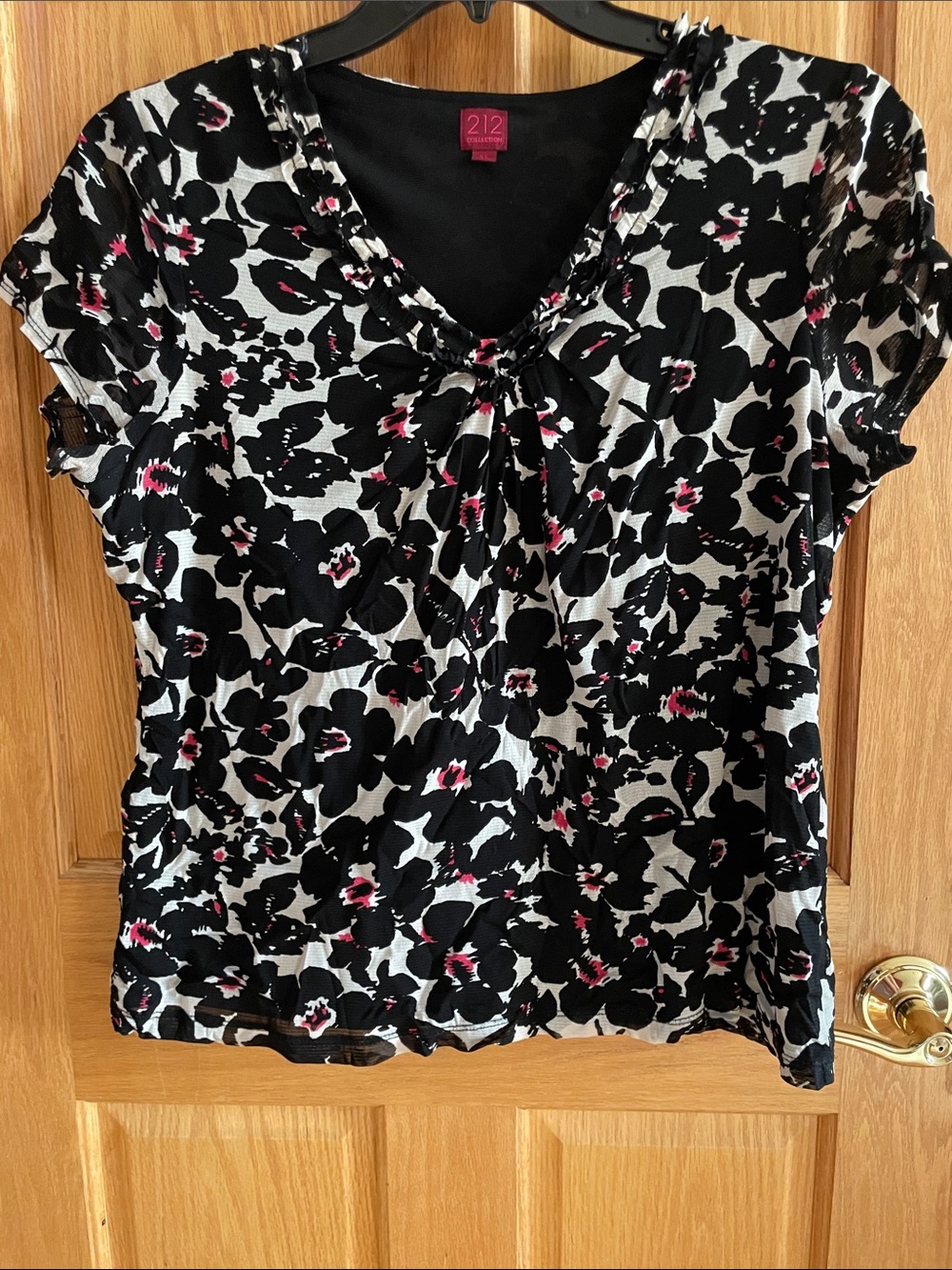 212 Collection Black & White Floral V-Neck Lined Blouse with Pink Highlights-XL